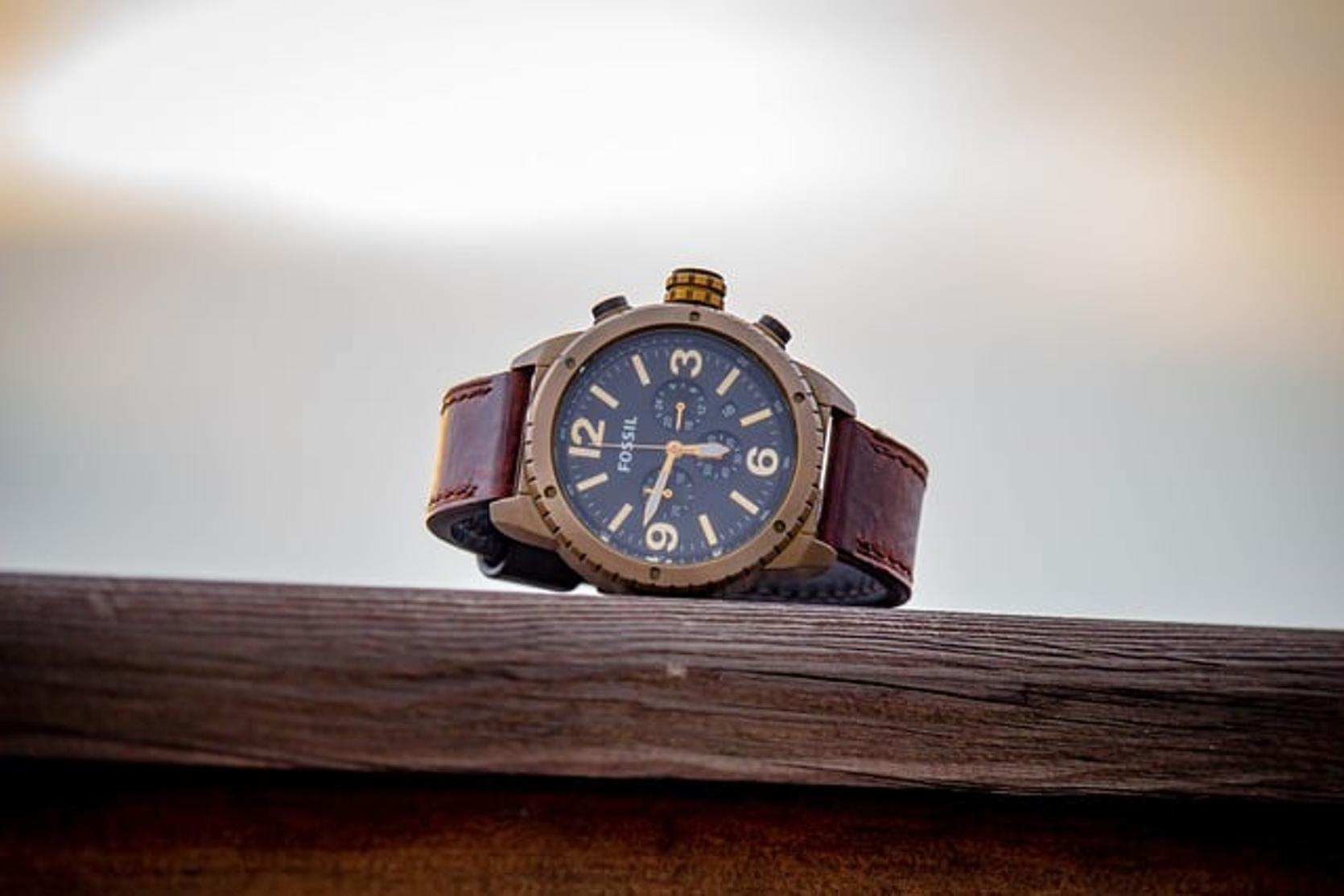 comment changer la date sur ma montre Fossil